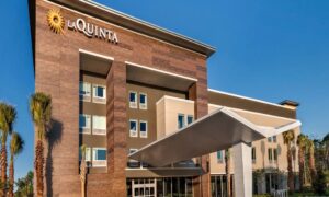 La Quinta Inn & Suites by Wyndham Orlando International Drive